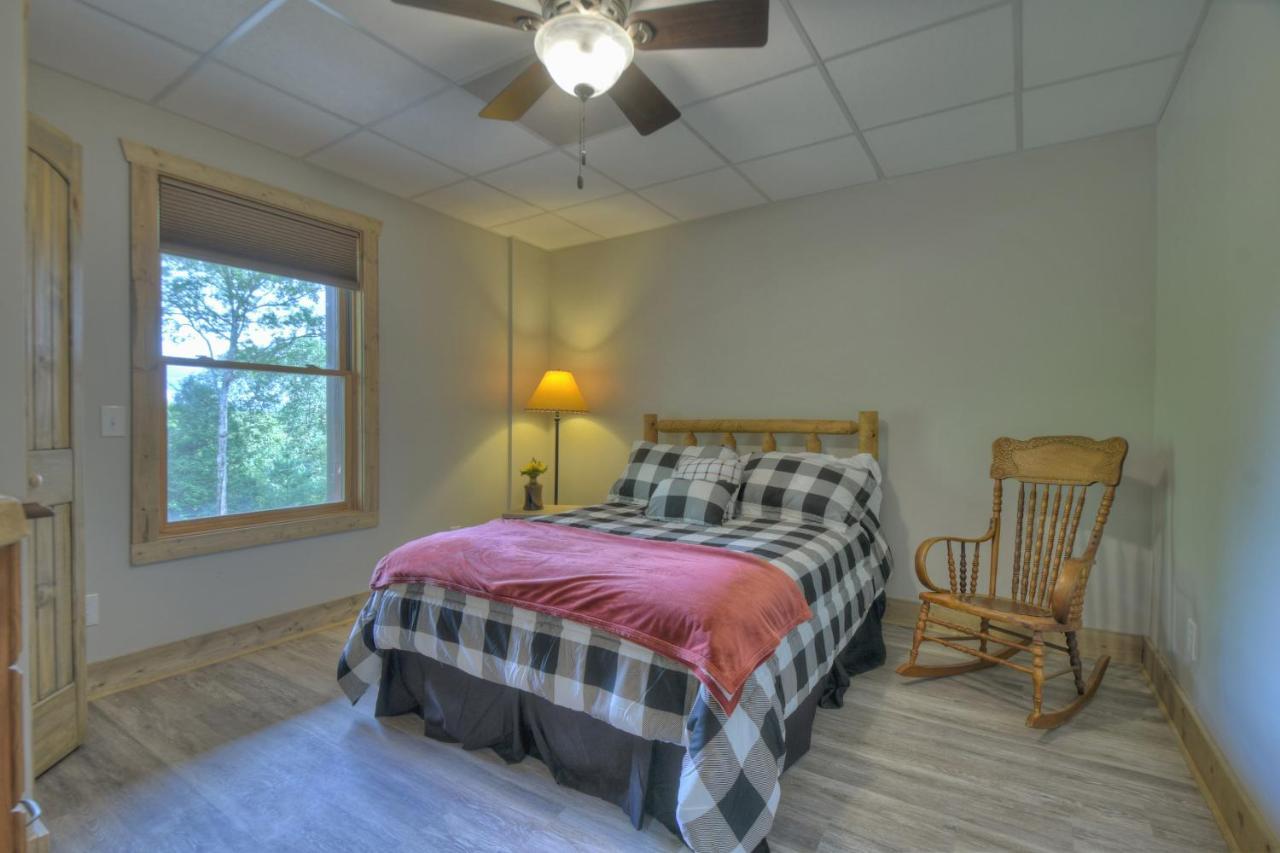 Hawks Hideaway - Cuddleup Villa Mashburn Mill Exterior photo